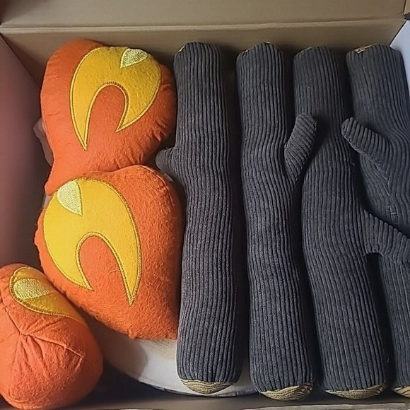 Pretend Campfire Set for Kids with S'Mores Kit and Wood Log Pillow Soft Safe - Picture 3 of 6